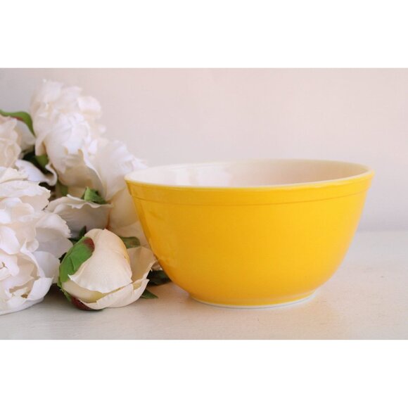 Vintage 1960s 1970s Pyrex #402 Yellow Daisy Mixing Bowl,1.5 Quart Retro Kitchen - Picture 5 of 10